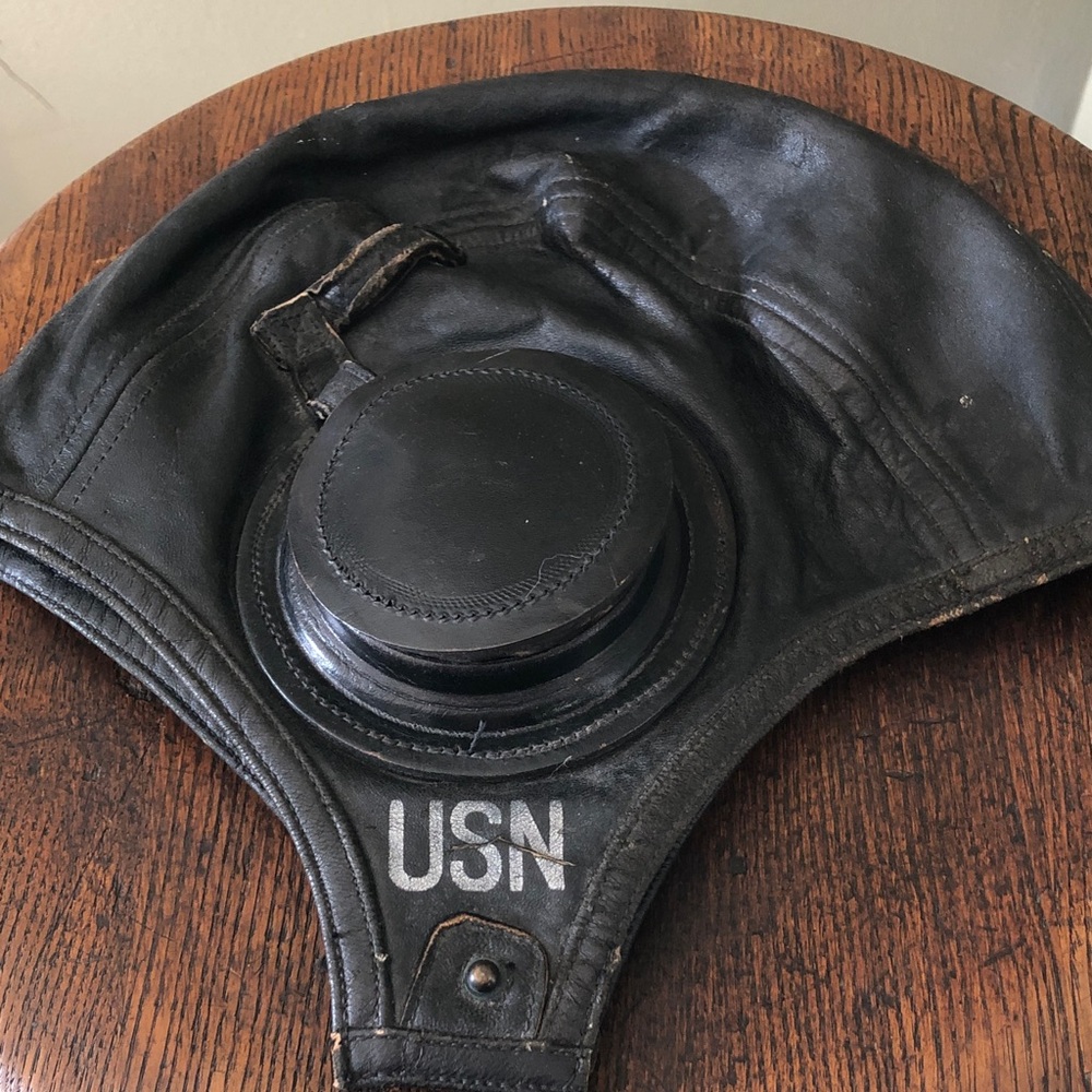 Vintage WWII US Navy Leather Aviator Cap Skull Cap Deck Talker Size Large